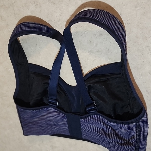 Lululemon Ta Ta Tamer Bra size 32D - Picture 4 of 7